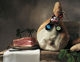 Immagine 1 di PROSCIUTTO DI SAURIS I.G.P. NONNO BEPI PROSCIUTTIFICIO WOLF SAURIS
