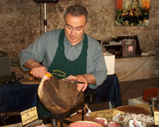 Immagine 1 di PROSCIUTTO CRUDO DI CINTA SENESE D.O.P. NORCINERIA FALASCHI