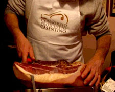 Immagine 2 di PROSCIUTTO CRUDO DI SUINO GRIGIO DEL CASENTINO LE SELVE DI VALLOLMO