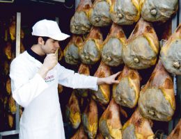 Immagine 4 di PROSCIUTTO CRUDO DI MODENA D.O.P. SALUMIFICIO FRATELLI GUERZONI