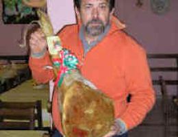 Immagine 1 di PROSCIUTTO CRUDO DI FAETO DA SUINO NERO