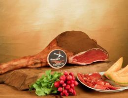 Immagine 4 di PROSCIUTTO CRUDO DI DESULO