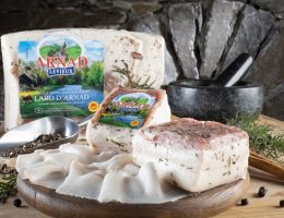 Immagine 1 di VALLE D'AOSTA LARD D'ARNAD D.O.P. SALUMIFICIO ARNAD LE VIEUX