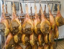 Immagine 5 di PROSCIUTTO CRUDO DA SUINO NERO CASERTANO STAGIONATO 24 MESI