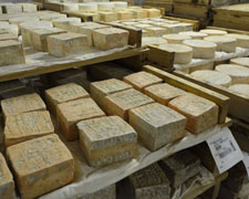 Immagine 1 di QUARTIROLO LOMBARDO D.O.P. STAGIONATO ARNOLDI VALTALEGGIO