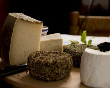 Immagine 1 di VARIETA' DI FORMAGGI DI CAPRA  AGRITURISMO LES ECUREUILS