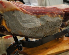 Immagine 1 di PROSCIUTTO CRUDO DI SUINO NERO CASERTANO