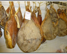 Immagine 1 di PROSCIUTTO CRUDO GRIGIO DEL CASENTINO