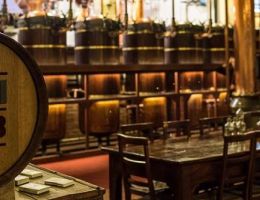 Immagine 2 di ACQUAVITE DI VINACCIA ELEVATA IN LEGNO DISTELLERIA POLI 1898