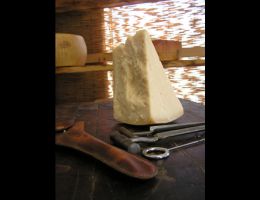 Immagine 1 di PARMIGIANO REGGIANO D.O.P. 24 MESI DA BIANCA MODENESE CASEIFICIO ROSOLA