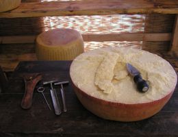 Immagine 5 di PARMIGIANO REGGIANO D.O.P. 24 MESI DA BIANCA MODENESE CASEIFICIO ROSOLA