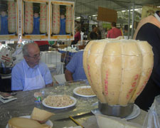 Immagine 1 di MANDARONE PROVOLONE VALPADANA DI ENZO RECCO