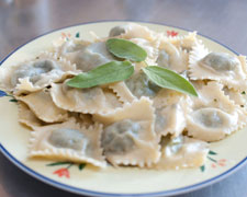 Immagine 1 di RAVIOLI DI PESCI DI LAGO LABORATORIO ALIMENTARE MIRTILLA