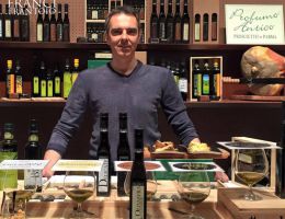 Immagine 2 di OLIO EXTRAVERGINE DI OLIVA GRAND VILLA MAGRA GRAND CRU BIO CULTIVAR FRANTOIO