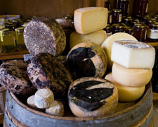 Immagine 2 di PECORINO UBRIACO GARFAGNINO CASEARIA MAROVELLI