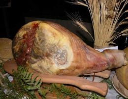 Immagine 1 di Prosciutto Crudo di San Lorenzo Bellizzi