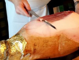 Immagine 5 di PROSCIUTTO CRUDO DI PARMA DO.P. RISERVA ORO