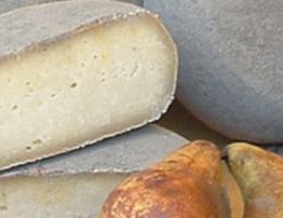 Immagine 1 di PECORINO STAGIONATO IN FOGLIE DI NOCE