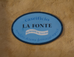 Immagine 2 di PECORINO STAGIONATO IN FOGLIE DI NOCE