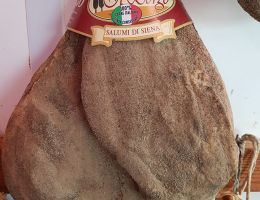 Immagine 4 di COSCIO STAGIONATO DI SUINO PESANTE