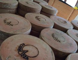 Immagine 1 di TOMA VAL FORMAZZA ​​​​​​​CASEIFICIO FORMAZZA