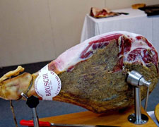 Immagine 1 di PROSCIUTTO CRUDO DI CINTA SENESE D.O.P. 24 MESI SALUMI BRUSCHI