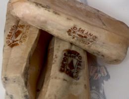 Immagine 1 di CACIOCAVALLO SILANO D.O.P. DI FOSSA