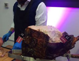 Immagine 2 di COSCIA AL FORNO CON OSSO