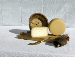 Immagine 2 di PETRO DA LATTE DI PECORA NERA DI ARBUS