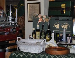 Immagine 4 di OLIO EXTRAVERGINE DI OLIVA COLLI EUGANEI D.O.P. OLIO DEI DOGI