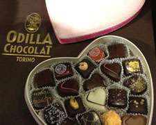 Immagine 1 di PRALINE DI CIOCCOLATO CON TAGLIO A CHITARRA ODILLA CHOCOLAT