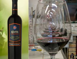 Immagine 3 di ISOLA DEI NURAGHI ROSSO I.G.T. AJANA