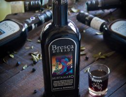 Immagine 3 di LIQUORE DI MIRTO DI SARDEGNA BRESCA DORATA