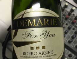 Immagine 1 di ROERO ARNEIS D.O.C.G. SPUMANTE EXTRA BRUT FOR YOU DEMARIE VINI