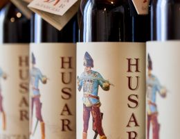 Immagine 3 di HUSAR MARZEMINO TRENTINO SUPERIORE D’ISERA D.O.C. DE TARCZAL VINI