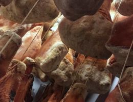 Immagine 4 di PROSCIUTTO CRUDO DI PONT MACELLERIA BOETTO 1931