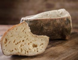 Immagine 1 di BUCCHERO INFOSSATO CASEIFICIO FONTEGRANNE