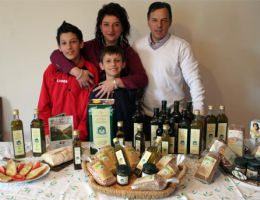 Immagine 3 di OLIO EXTRAVERGINE DI OLIVA BIO BLEND CLASSICO DI CATEGORIA SUPERIORE