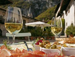 Immagine 3 di BIANCHELLO DEL METAURO D.O.C. BORGO TORRE