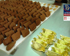 Immagine 1 di GIANDUJOTTO FATTO E INCARTATO A MANO LABORATORIO ARTIGIANALE BALLESIO CIOCCOLATO