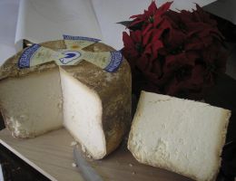 Immagine 3 di CASTELMAGNO D'ALPEGGIO D.O.P. ​​​​​​​CASEIFICIO LA ROSSA