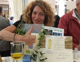 Immagine 1 di OLIO EXTRAVERGINE DI OLIVA BIO CULTIVAR MINUCCIOLA CATEGORIA SUPERIORE