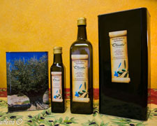 Immagine 1 di OLIO EXTRAVERGINE DI OLIVA D.O.P. UMBRIA COLLI AMERINI DI QUALITA' SUPERIORE