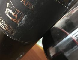 Immagine 3 di AGLIANICO DEL TABURNIO D.O.C.G. BUE APIS