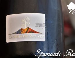 Immagine 1 di SPUMANTE ROSE' EXTRA DRY DEL VESUVIO