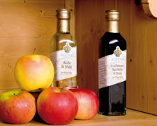 Immagine 1 di ACETO E SIDRO DELLA VALLLE DI NON LUCIA MARIA