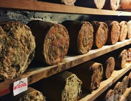 Immagine 5 di CASTELMAGNO D.O.P. D'ALPEGGIO CASEIFICIO DES MARTIN