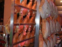 Immagine 3 di PROSCIUTTO CRUDO DI MARSICOVETERE DA SUINO NERO LUCANO