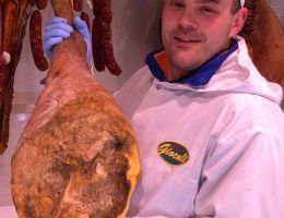 Immagine 1 di PROSCIUTTO CRUDO DI MARSICOVETERE DA SUINO NERO LUCANO