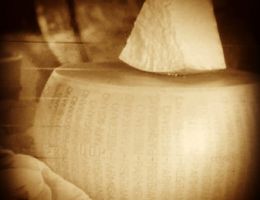 Immagine 4 di PARMIGIANO REGGIANO D.O.P. 40 MESI BIOLOGICO